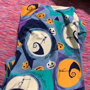 Talk and Curvy NBC Lularoe leggings